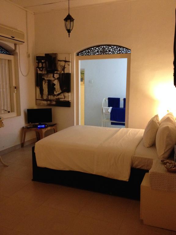 Fire Dragon Hideaway Hotel Negombo Room photo